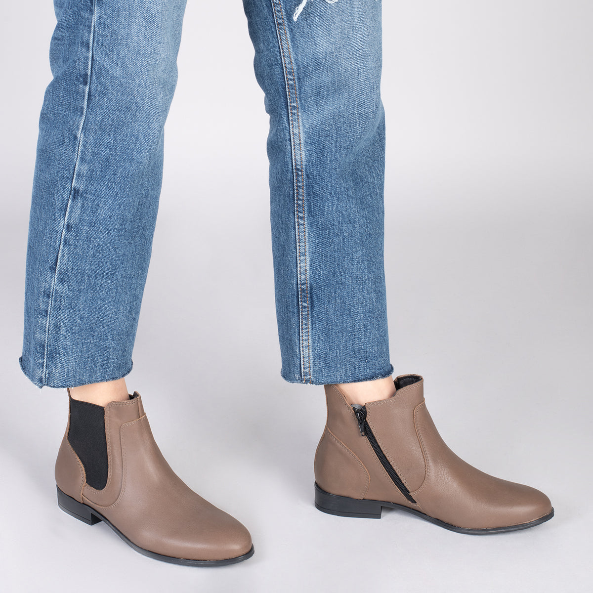 BRIGHTON – Botines planos para mujer TAUPE