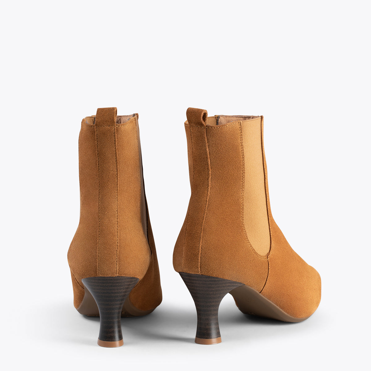 CHIC – Botines chelsea con tacón CAMEL
