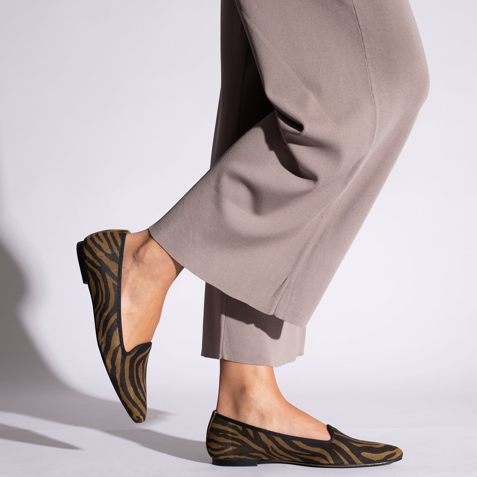 SLIPPER ZEBRA - Slipper Animal Print CUERO ZEBRA - miMaO ®