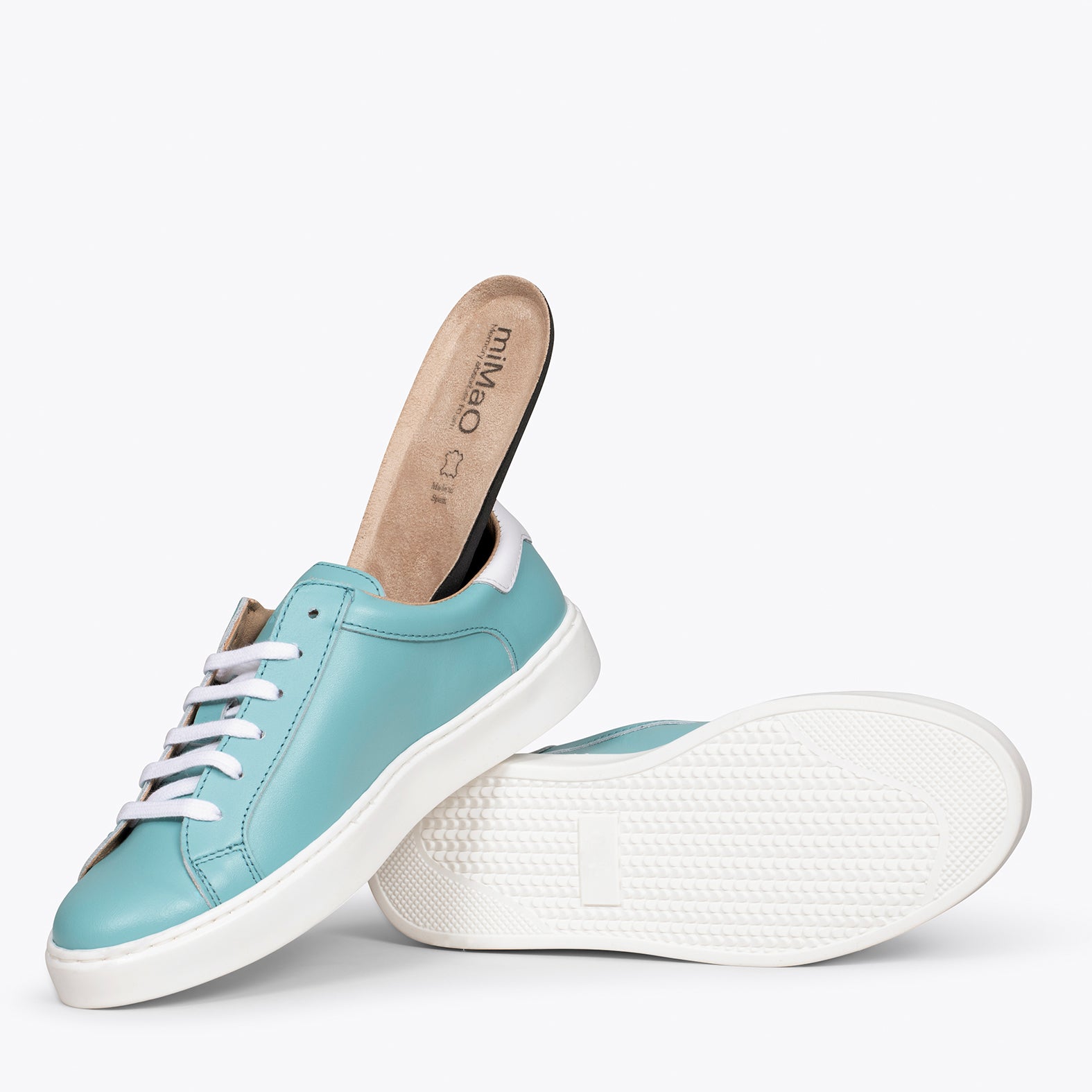 SNEAKER – BLUE sneaker with WHITE detail