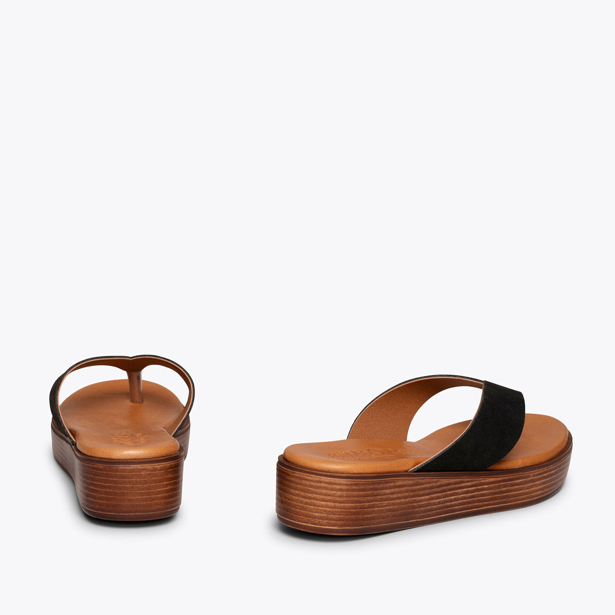 BASIC Sandalias NEGRAS de dedo con plataforma