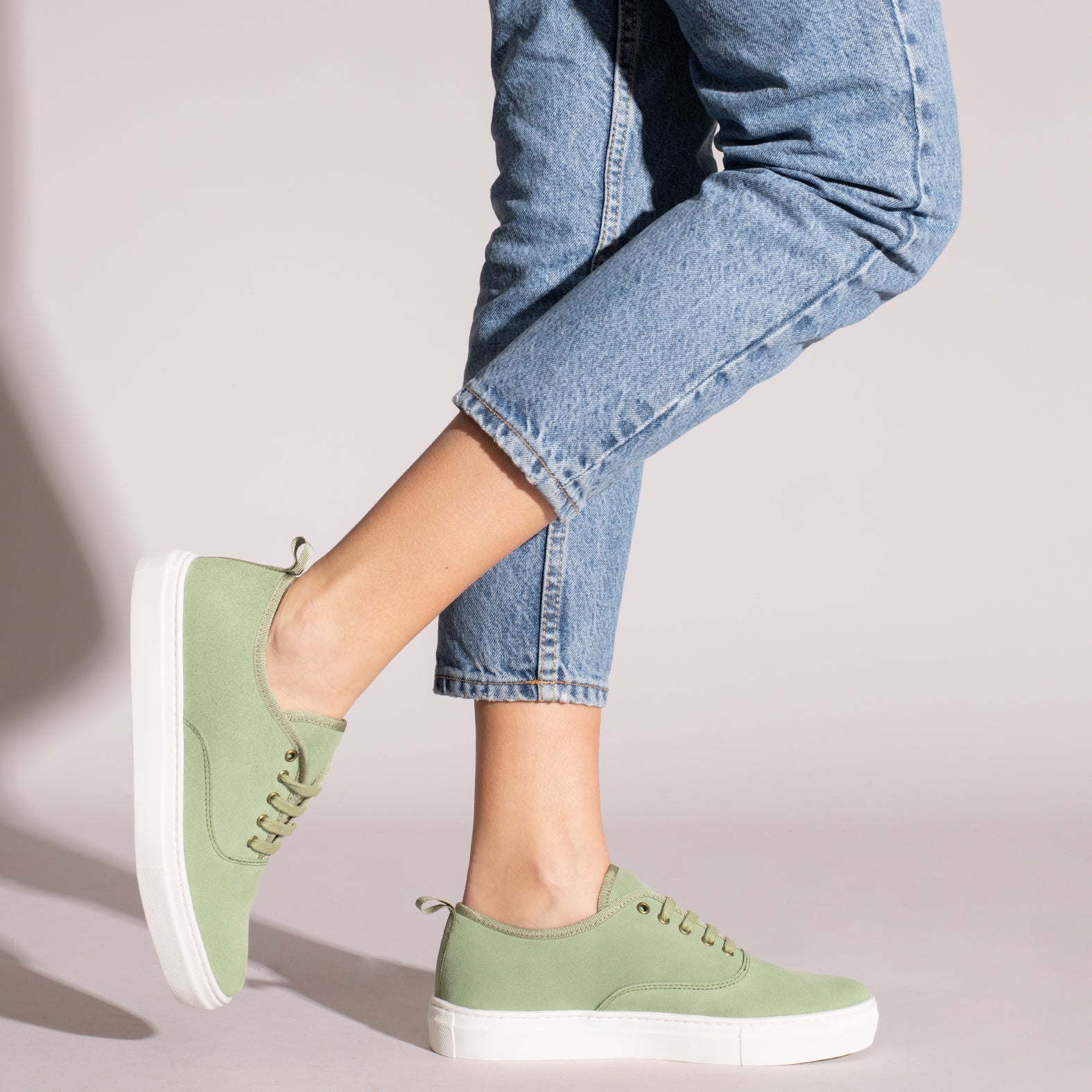 WANDER – GREEN suede sneaker with platform