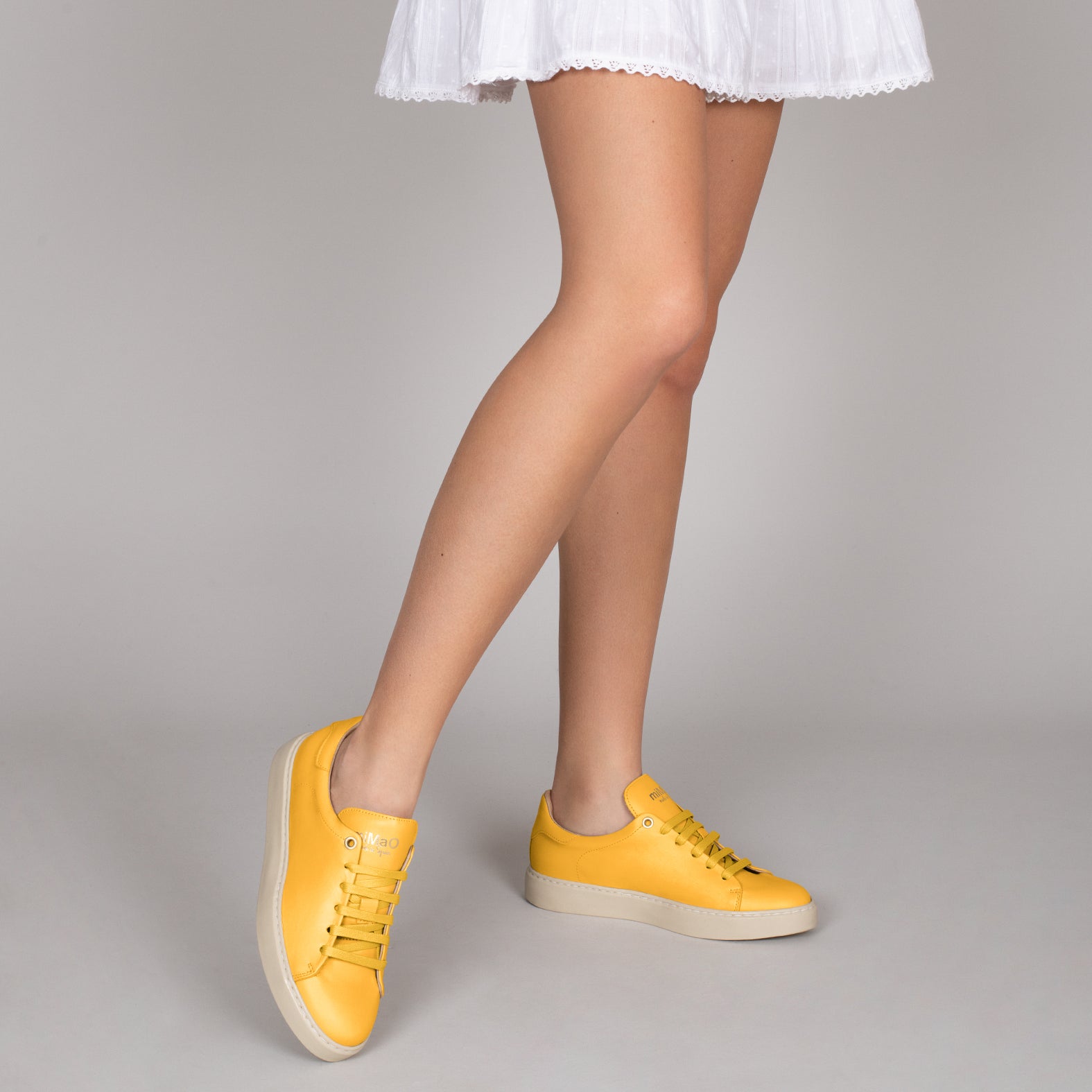 SKATE - Baskets JAUNE casual en cuir
