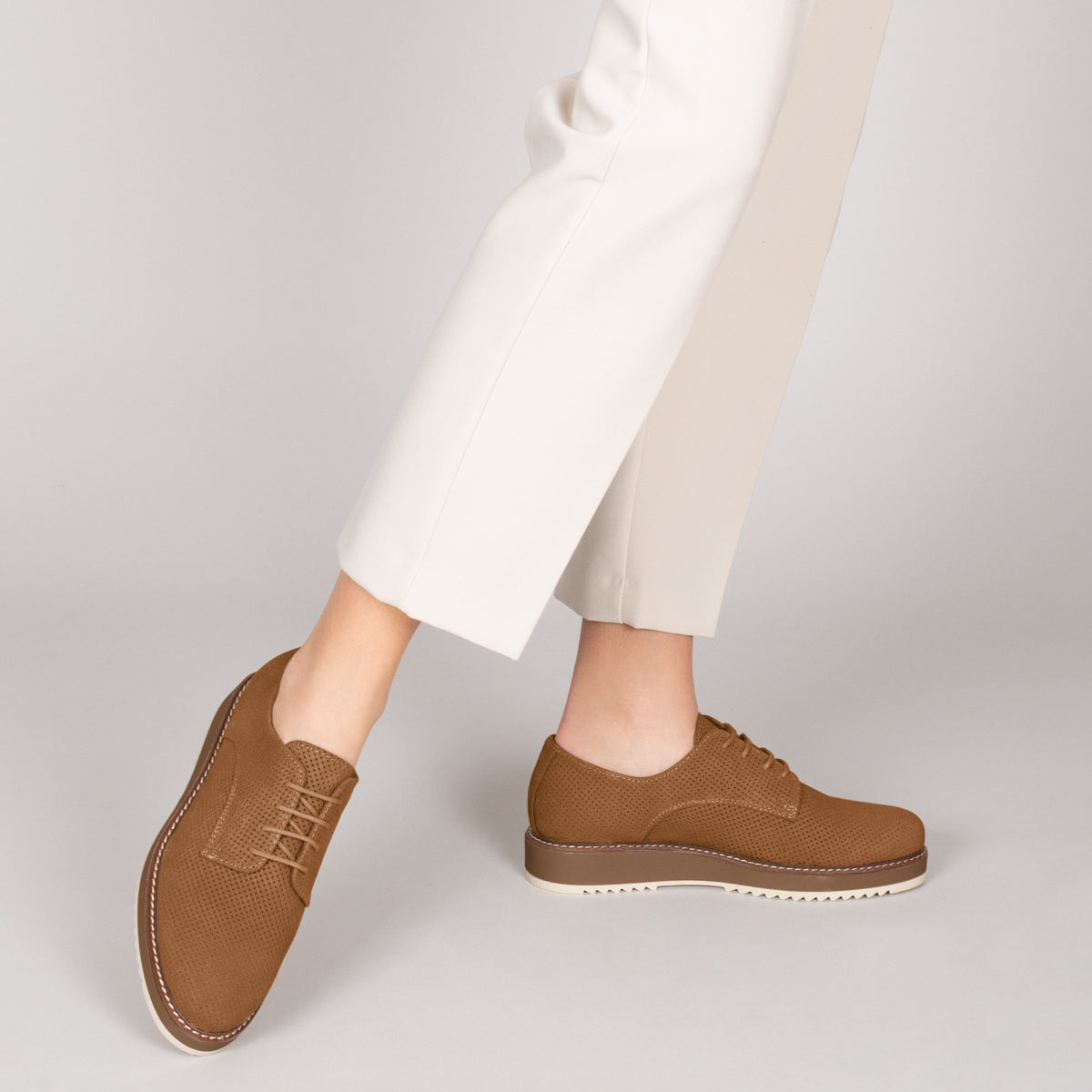 INSTA -  CAMEL shoes with laces