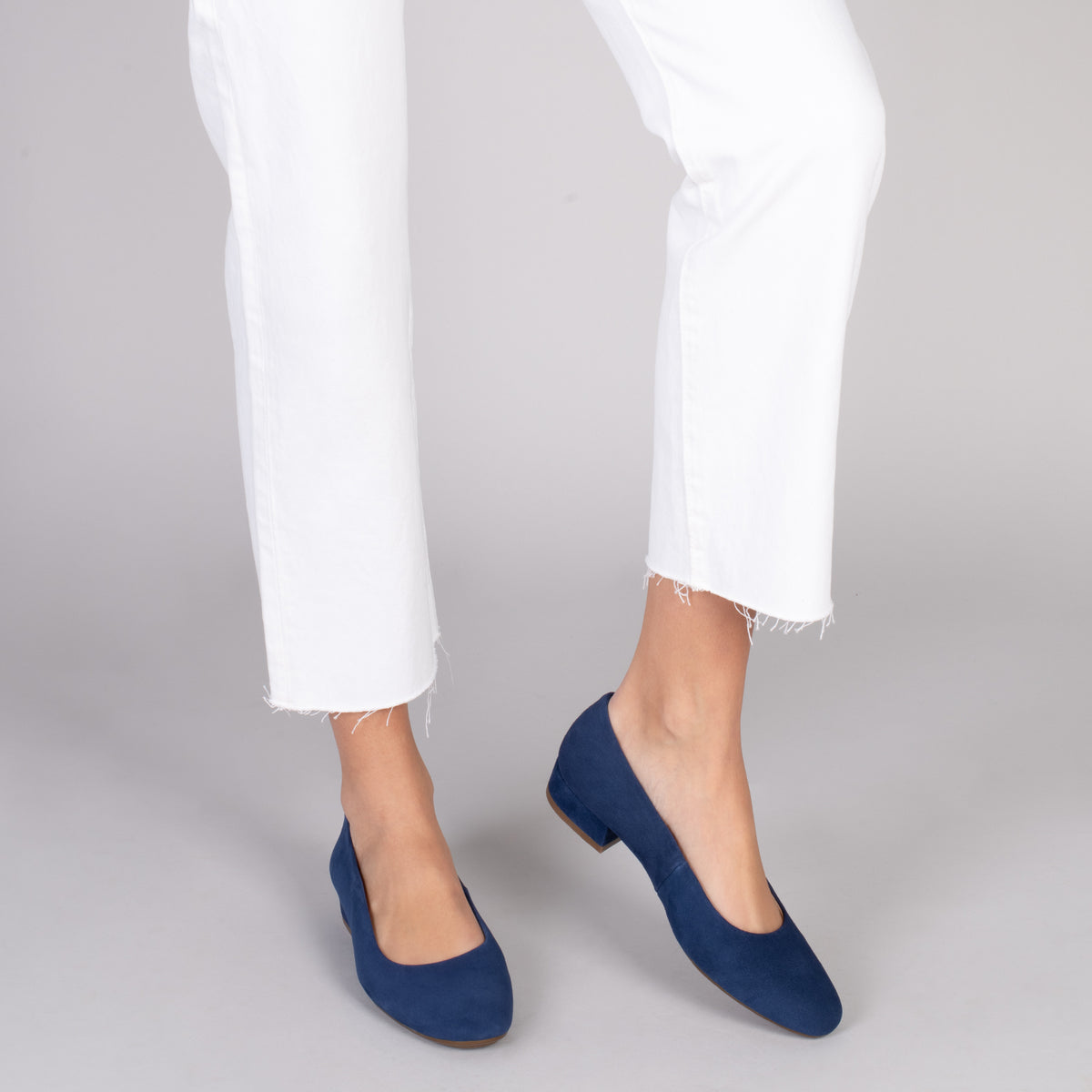 URBAN XS – Zapatos de tacón bajo de ante MARINO